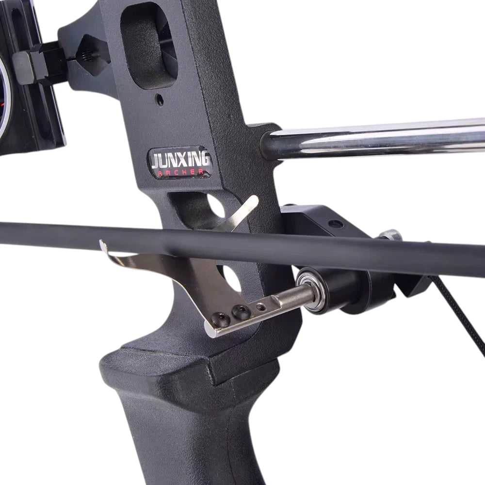 Arrow rest mounted on compound bow